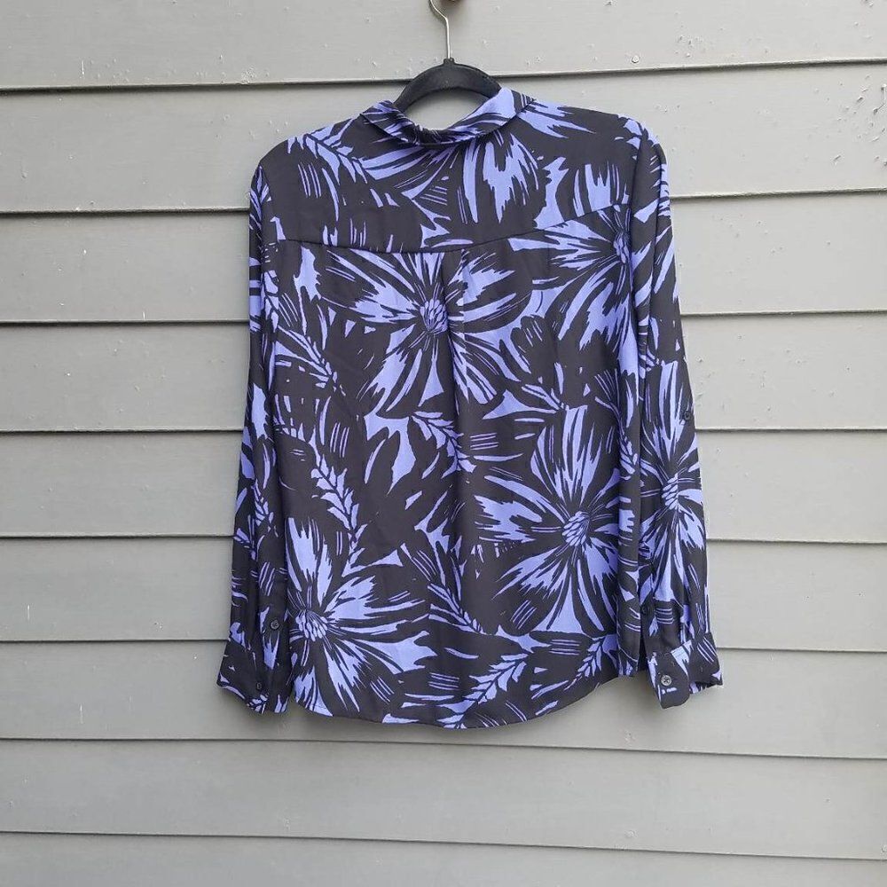 Dana Buchman Black Blue Floral Blouse size Medium - Picture 7 of 12